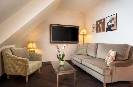 Brunfels, in the Unbound Collection by Hyatt - 71