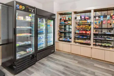 Ramada by Wyndham Bakersfield North - 12