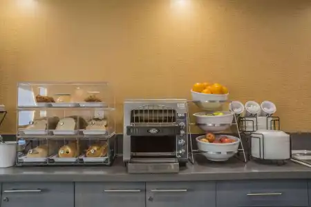 Comfort Inn Leamington - 10