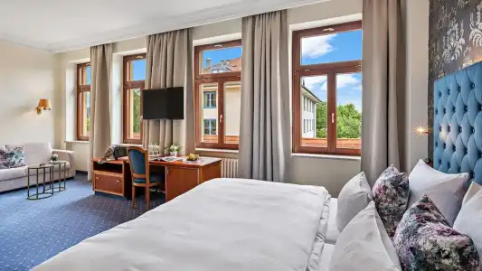 Bayerischer Hof Dresden - 81