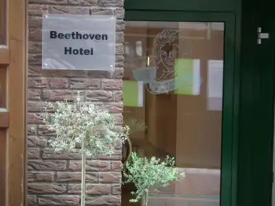 Beethoven Dreesen - furnished by BoConcept - 0