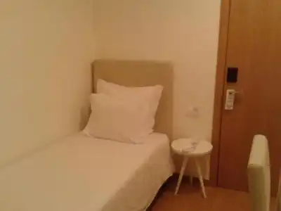 Lisbon Style Guesthouse - 12