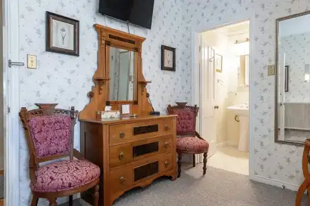 Stone Maiden Inn - 63