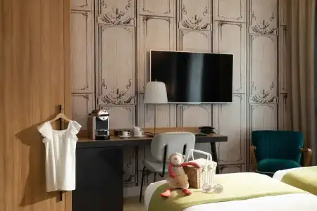 Lyric Paris - 128