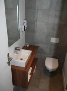 Hôtel Mary's - Caen Centre Gare Sncf - 4