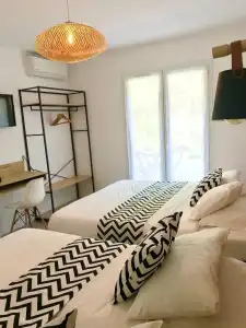 Hôtel Les Volets Rouges - Cassis - 89