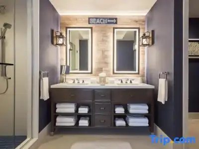 The Waterfront Beach Resort, A Hilton - 262