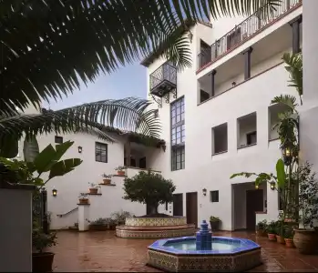 Plaza La Reina - 9