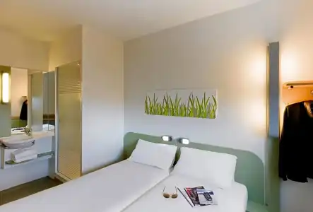 Ibis Budget - 23