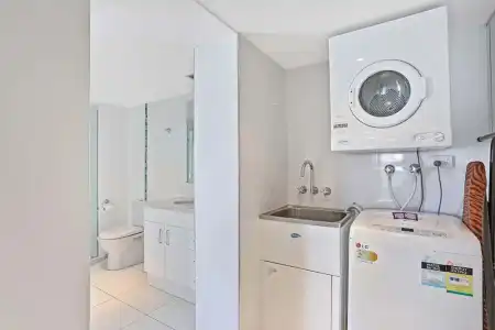 De Ville Apartments - 200