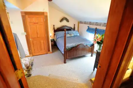 Wildflowers Inn - 3