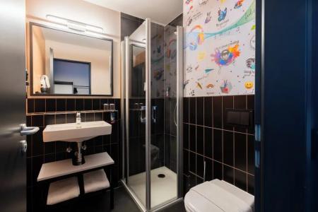 Holiday Inn - the niu, BLADE SOLINGEN by IHG - 43