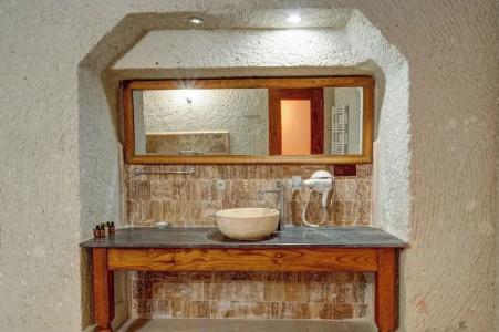 Avilla Cave - 45