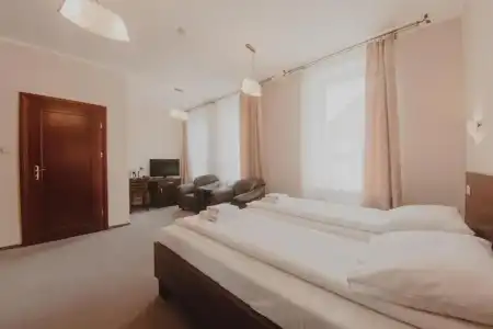 Cesarski - 44