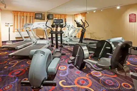 Holiday Inn Express & Suites Minneapolis – West End by IHG - 13