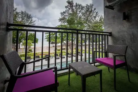 Maneetel Krabi Beachfront - 8