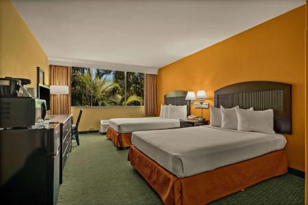Airport Honolulu, Trademark Collection by Wyndham - 4