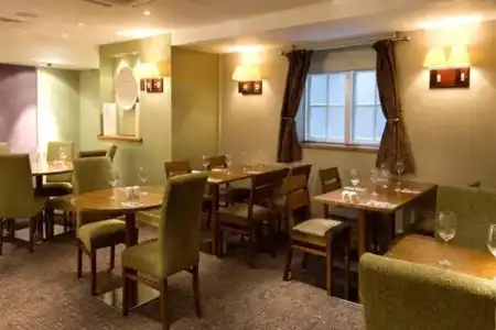 Premier Inn London Victoria - 7