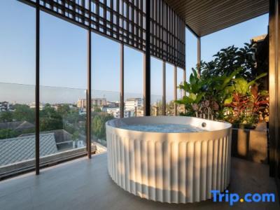 Shan Villas Sukhumvit - 248