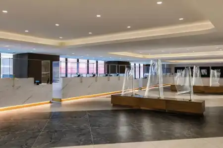 New York Marriott Marquis - 42