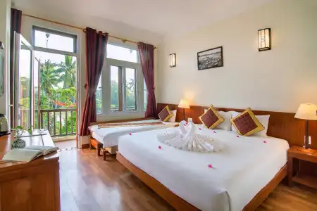 Riverside Oasis Villa - 2