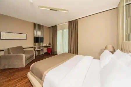 The City Suites - 45