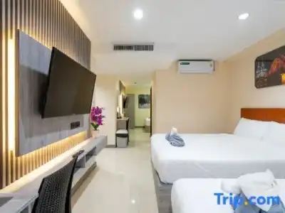 Square One Patong - 92