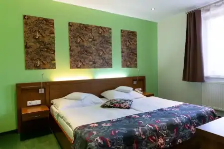 Max Inn - 73