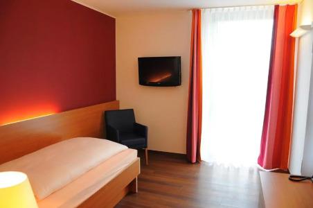 TOP EMBRACE Franz Essen - 32