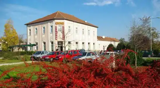 Koros Panzio es Etterem - 0