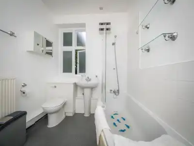 LSE Passfield Hall - Campus Accommodation - 7