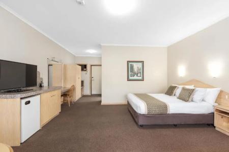 Quality Inn Presidential - 74