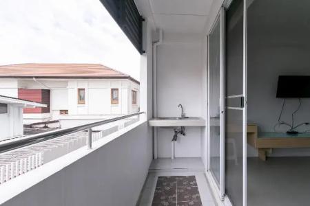 Ruan Plaisoi Apartment by ZUZU - 10