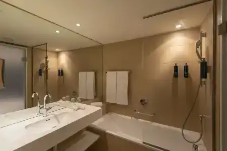 DoubleTree by Hilton Vienna Schonbrunn - 9