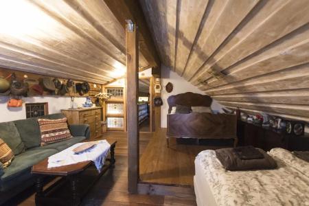 Raven's Bed and Breakfast - 3
