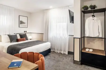 Hilton - 10