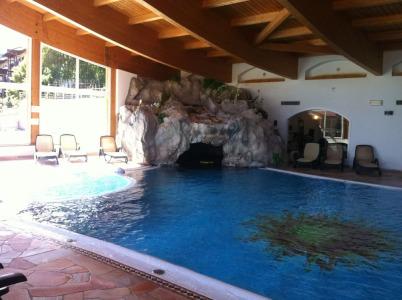 Belvedere & Paradise Club Center - 12