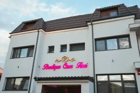 JN Boutique - 0
