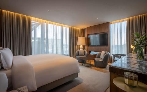 Radisson Blu Royal, - 64