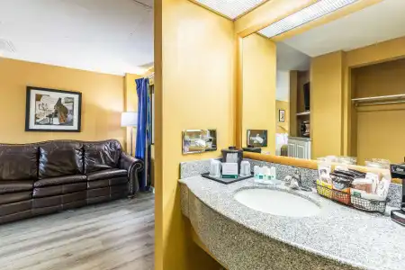Quality Inn Branson - Hwy 76 Central - 7