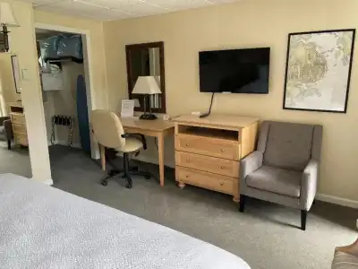 Moseley Cottage Inn & Town Motel - 14