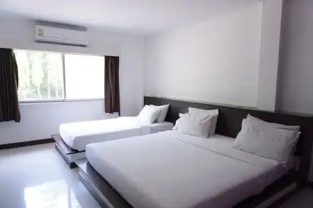 Sri Chumphon - 24