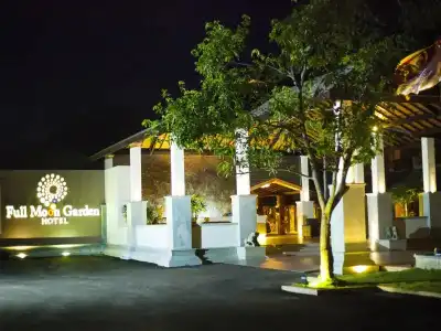 Full Moon Garden - 25