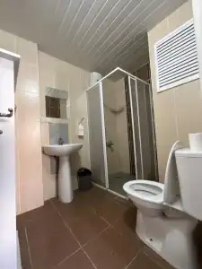 Khan's B&B - 7