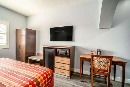 Rodeway Inn & Suites Pasadena - 52