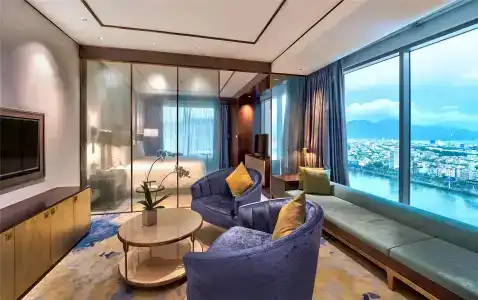 Hilton - 40