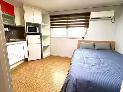 KW Hongdae Line Hostel - 48