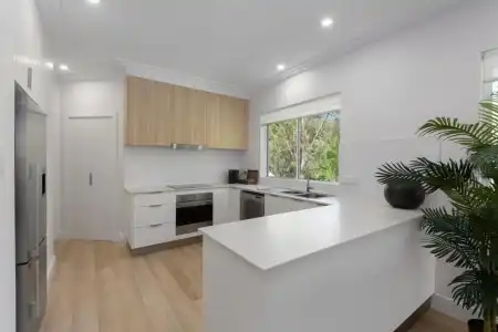 Mandalay Luxury Beachfront Apartments - 39