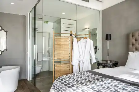 Ansen Suites - 102
