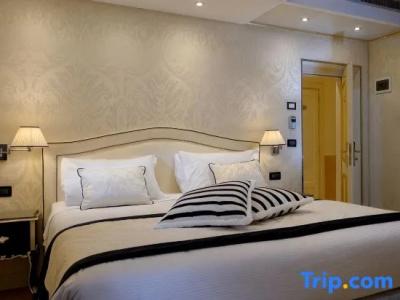 Olimpia Venice, BW signature collection - 81
